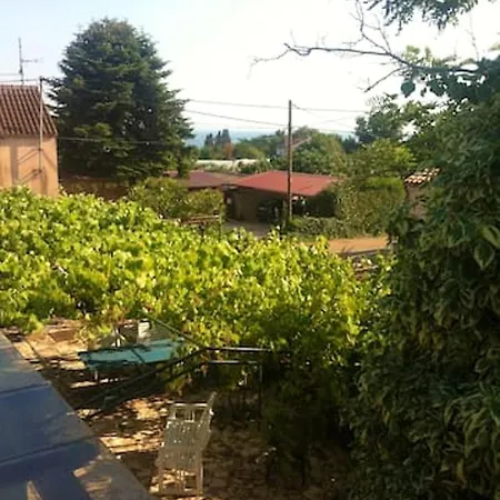 Charming In Zambratija, 44 Sqm, Parking Included 아파트