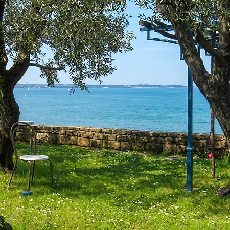 Charming In Zambratija, 44 Sqm, Parking Included Apartment